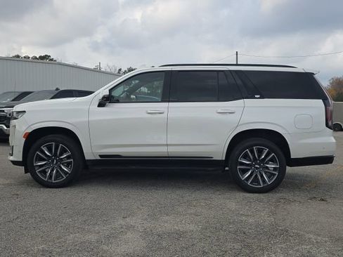 Used 2021 Cadillac Escalade Sport Platinum image 2