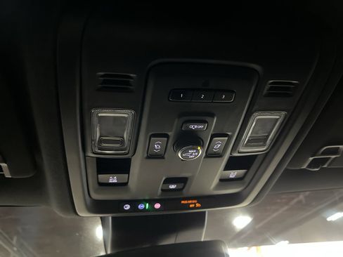 Used 2023 Chevrolet Tahoe LT w/ Luxury Package AWD/4WD image 16