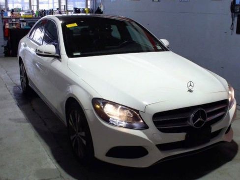 Used 2018 Mercedes-Benz C 300 4MATIC Sedan image 3