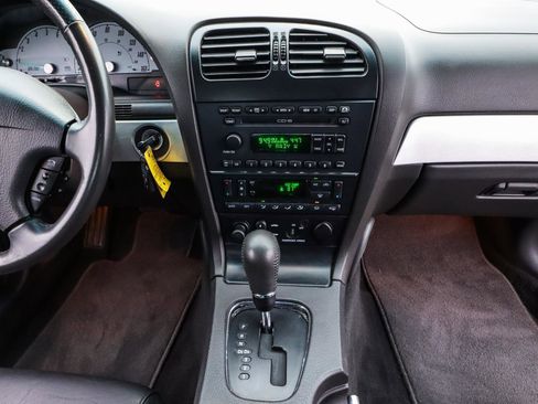 Used 2002 Ford Thunderbird image 24