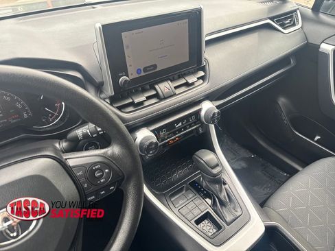 Used 2025 Toyota RAV4 XLE AWD/4WD image 21