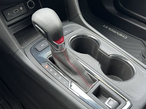 Used 2024 Chevrolet Equinox RS image 32