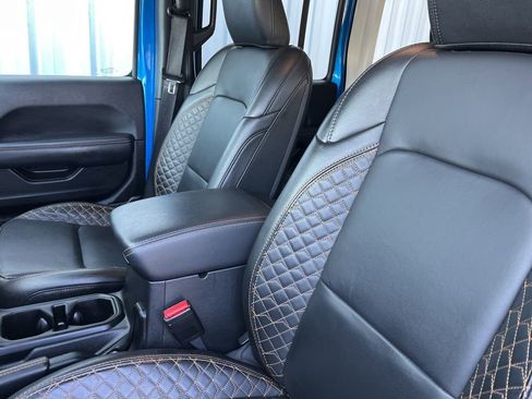 Used 2023 Jeep Wrangler Unlimited Sahara image 4