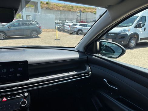 Used 2025 Hyundai Tucson SEL FWD image 37