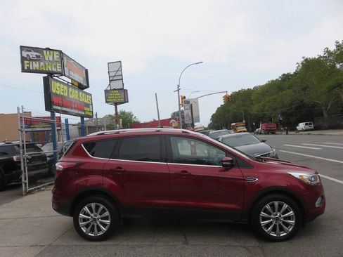 Used 2017 Ford Escape Titanium AWD/4WD image 9