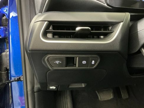 Used 2025 Kia K4 FWD image 17