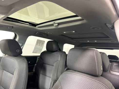 Used 2021 GMC Acadia SLE w/ Driver Convenience Package image 13