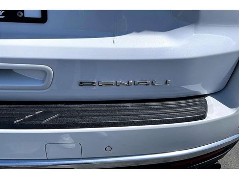 Used 2023 GMC Yukon XL Denali w/ Denali Reserve Package AWD/4WD image 21