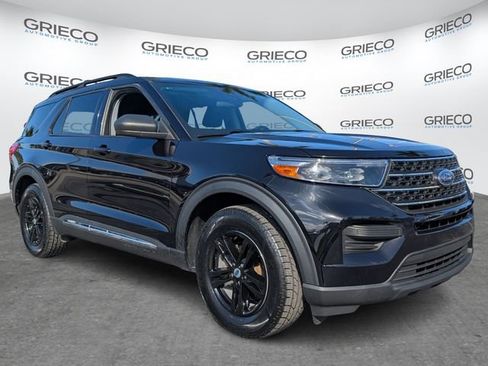 Used 2023 Ford Explorer XLT image 1