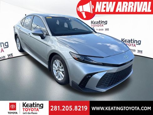 Used 2025 Toyota Camry LE w/ Convenience Package image 1