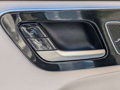 Used 2023 Mercedes-Benz GLC 300 4MATIC w/ Exclusive Trim Package image 29