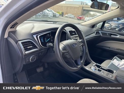 Used 2018 Ford Fusion S image 17