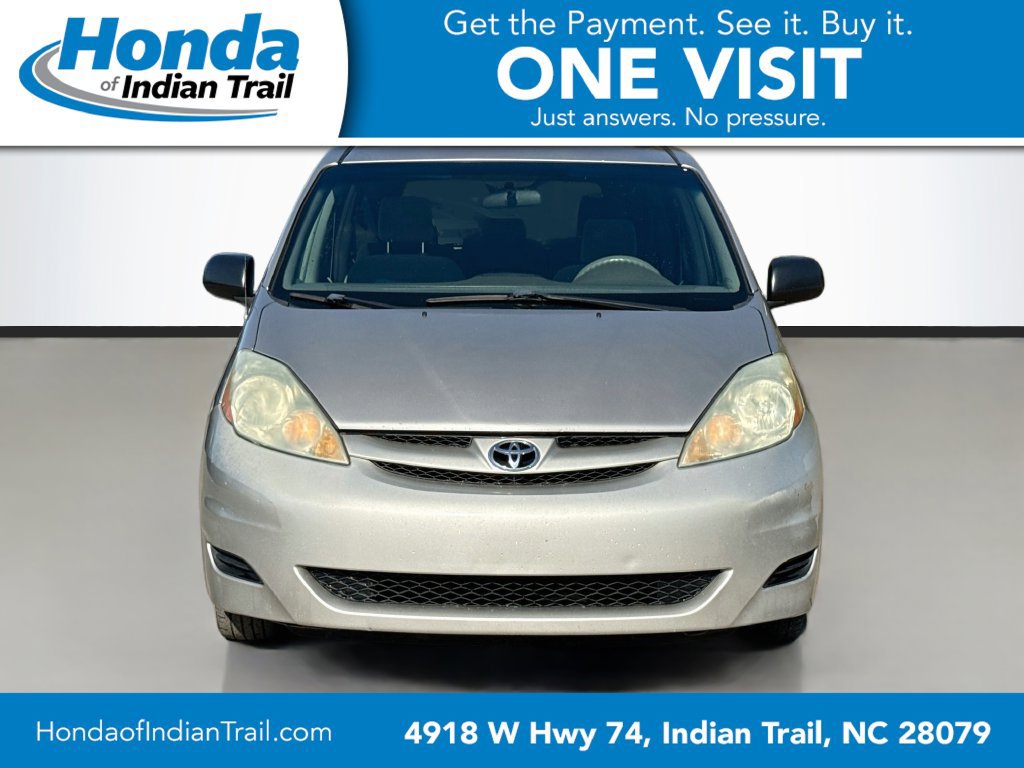 Used 2006 Toyota Sienna LE w/ LE Pkg 3 FWD image 2