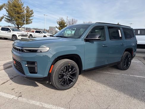 New 2026 Jeep Grand Wagoneer Summit AWD/4WD image 14