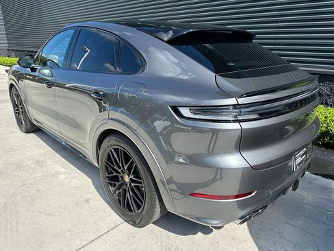 Certified 2024 Porsche Cayenne Coupe AWD/4WD image 3