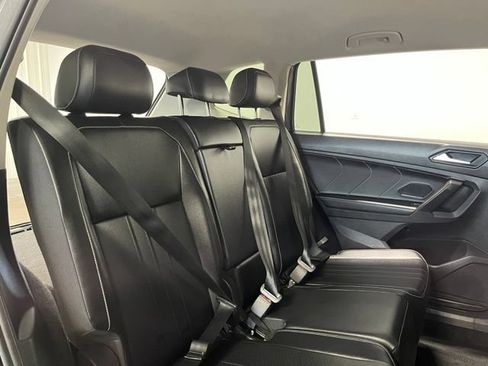 Used 2024 Volkswagen Tiguan SE AWD/4WD image 13