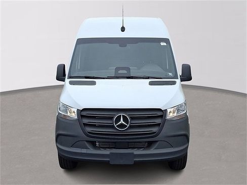 Used 2025 Mercedes-Benz Sprinter 2500 image 2