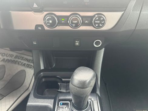 Used 2017 Toyota Tacoma SR5 image 19