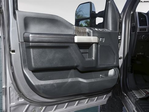 Used 2021 Ford F250 Lariat w/ Lariat Value Package image 29