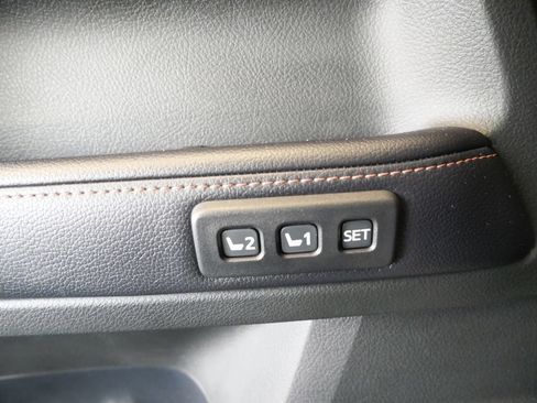 Used 2018 Toyota 4Runner Limited AWD/4WD image 30