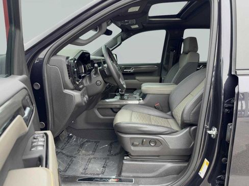 Used 2024 Chevrolet Silverado 1500 ZR2 w/ Technology Package image 36