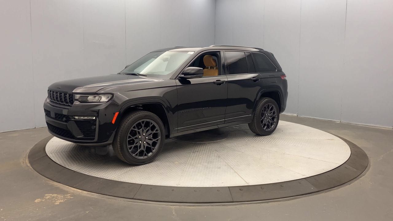 Used 2026 Jeep Grand Cherokee Summit w/ Obsidian Package AWD/4WD image 9