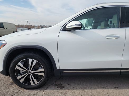 Used 2025 Mercedes-Benz GLA 250 4MATIC image 9