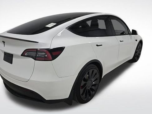 Used 2022 Tesla Model Y Performance AWD/4WD image 2