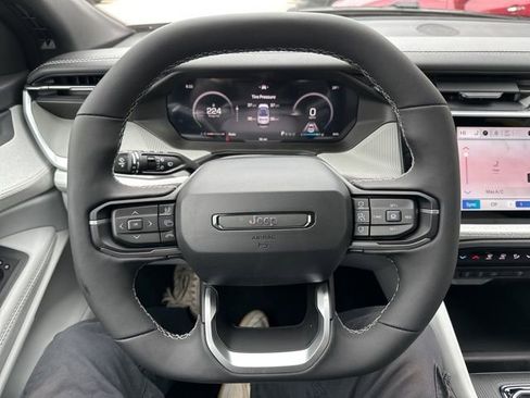 New 2026 Jeep Cherokee Laredo AWD/4WD image 24