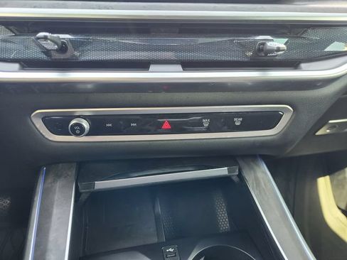 Used 2025 BMW X5 sDrive40i w/ Climate Comfort Package RWD image 18
