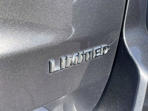 Used 2017 Jeep Grand Cherokee Limited image 11