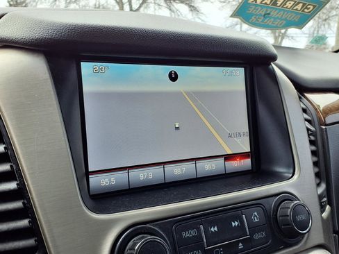 Used 2015 GMC Yukon Denali image 11