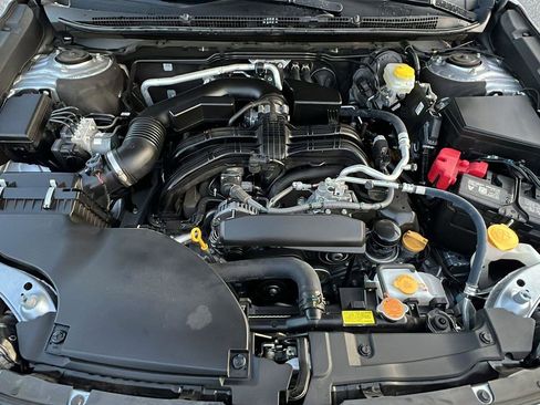 Used 2025 Subaru Outback Premium w/ Popular Package #1A image 10