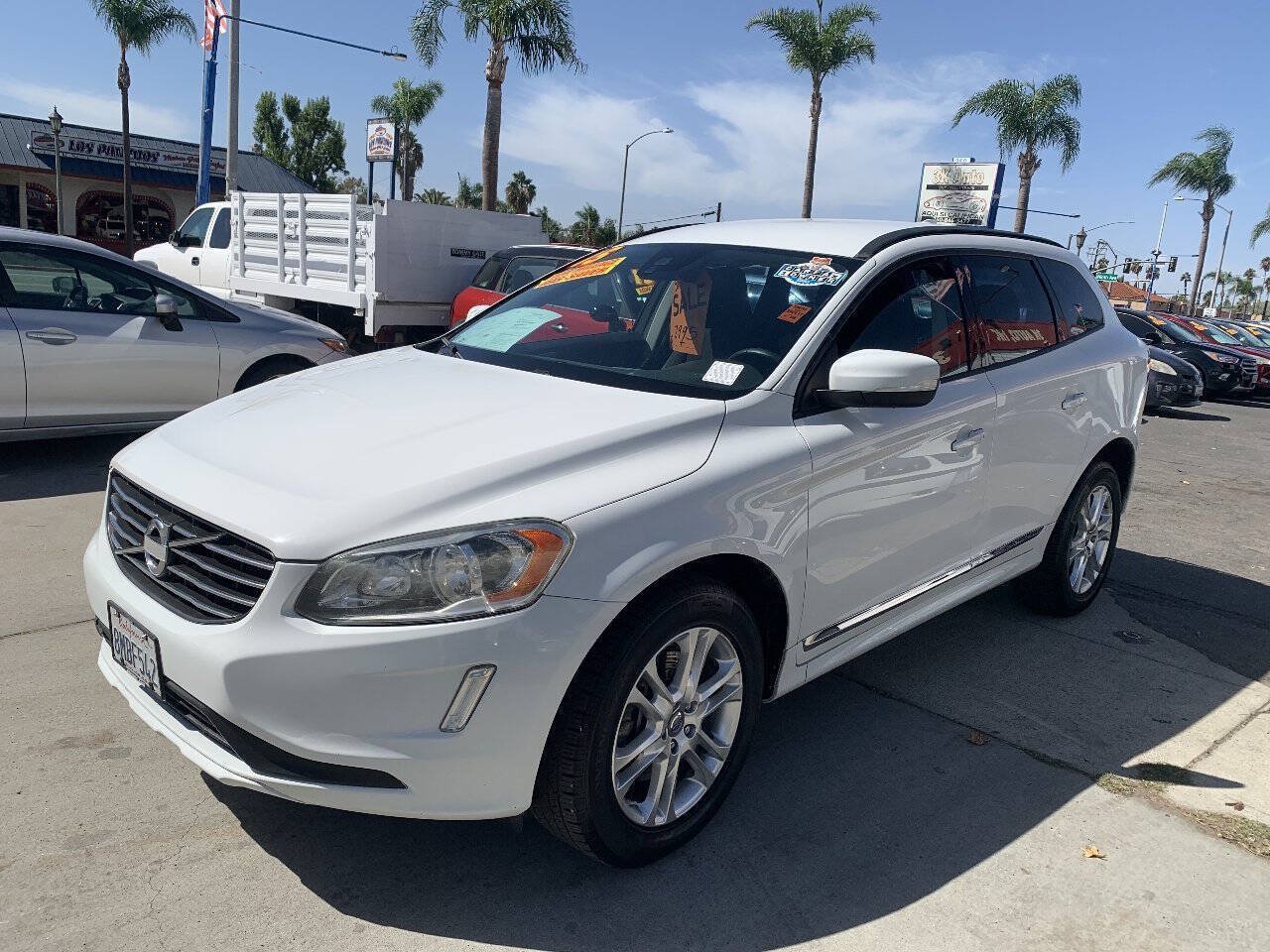 Used 2015 Volvo XC60 T5 FWD image 1