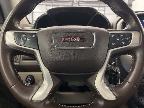Used 2016 GMC Canyon SLT image 17