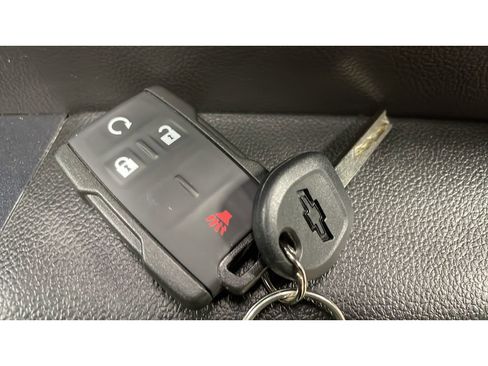 Used 2020 Chevrolet Colorado LT w/ Safety Package image 18