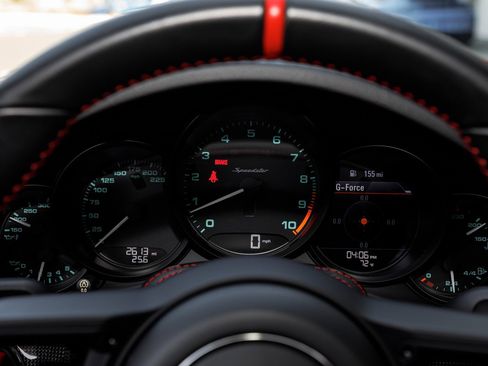 Used 2019 Porsche 911 Speedster RWD image 44