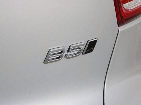 Used 2025 Volvo XC40 B5 Plus image 49