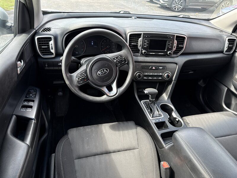 Used 2017 Kia Sportage LX AWD/4WD image 9