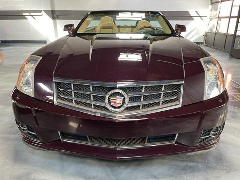 Used 2009 Cadillac XLR image 7