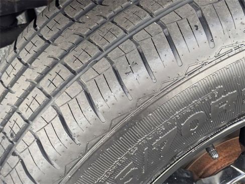 Used 2018 Jeep Wrangler Unlimited Sahara image 11