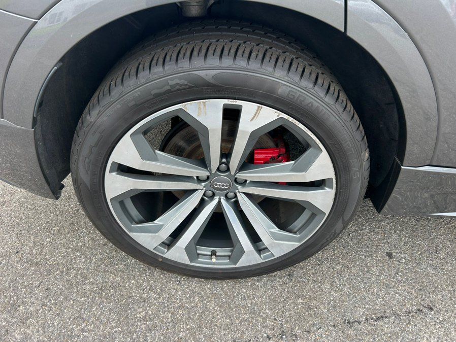 Used 2019 Audi Q8 Premium Plus AWD/4WD image 13