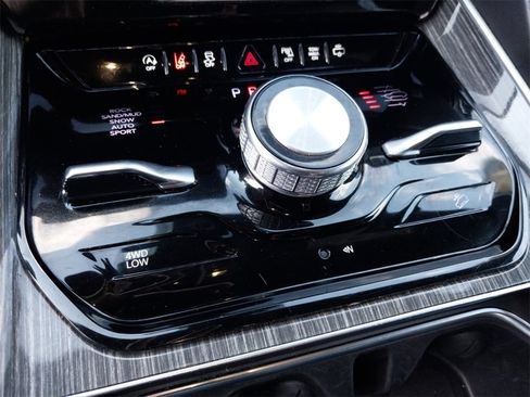 Used 2022 Jeep Wagoneer Series III w/ Rear Seat Video Group 1 image 20