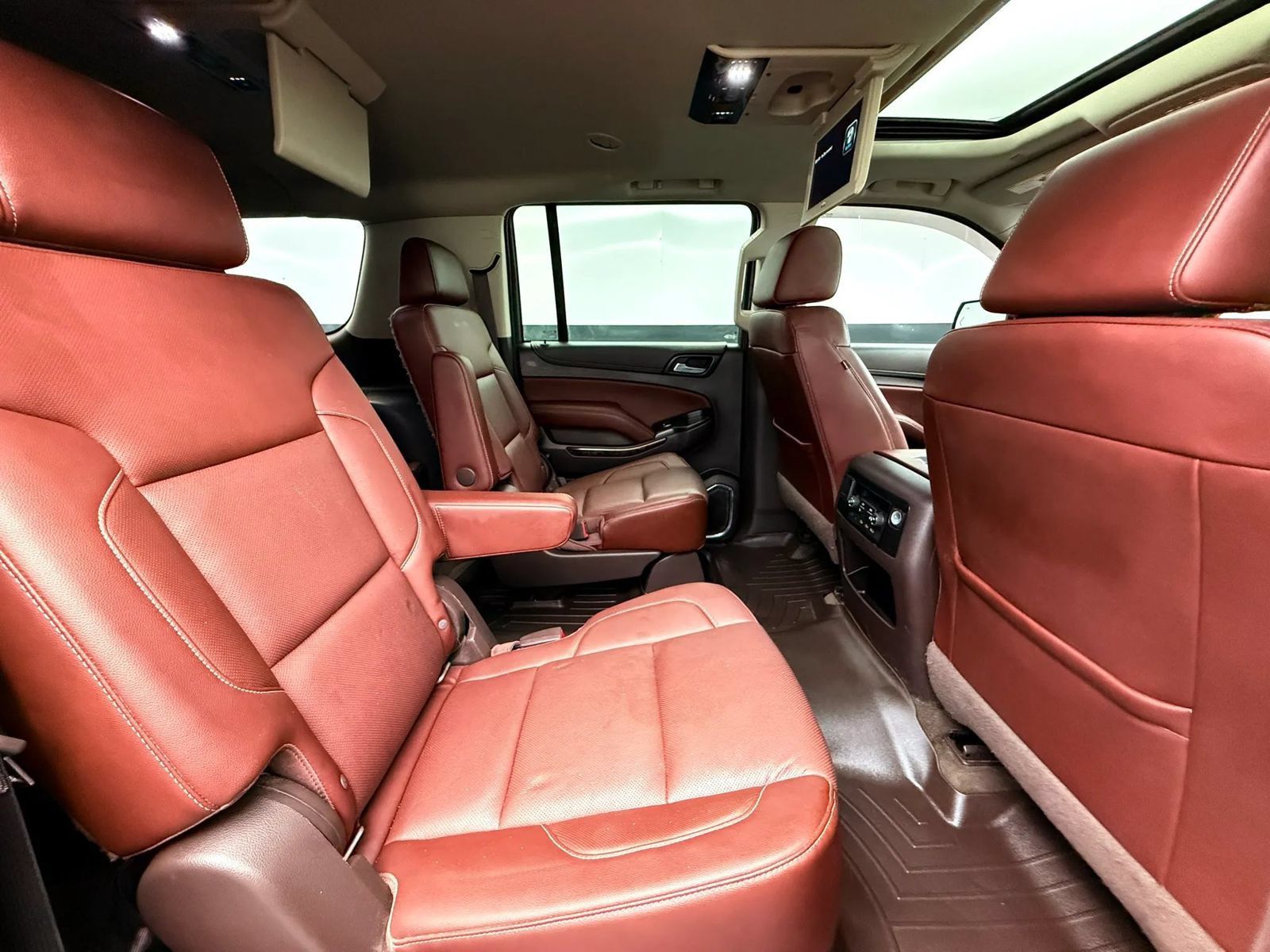 Used 2017 Chevrolet Suburban Premier AWD/4WD image 17