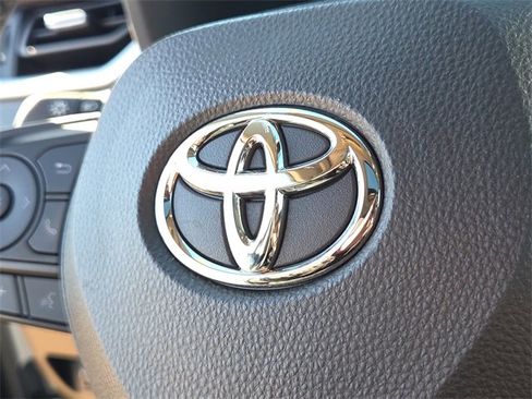 Used 2025 Toyota RAV4 XLE Premium image 26