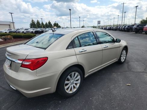Used 2014 Chrysler 200 Limited FWD image 3