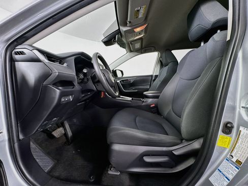 Used 2020 Toyota RAV4 LE w/ All Weather Liner Package AWD/4WD image 19