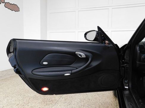 Used 2004 Porsche 911 Carrera RWD image 41