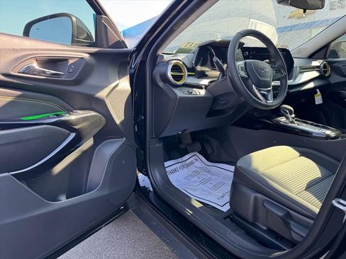 New 2026 Chevrolet Trax LT w/ Driver Confidence Package FWD image 10