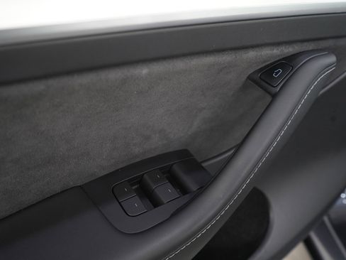 Used 2022 Tesla Model Y Performance image 20